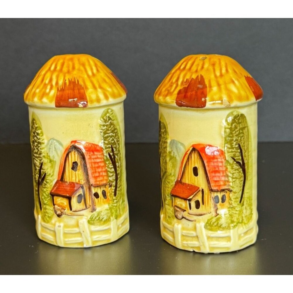 Vintage Country Farm Barn Salt & Pepper Shakers Hand Painted Ceramic Silo Design